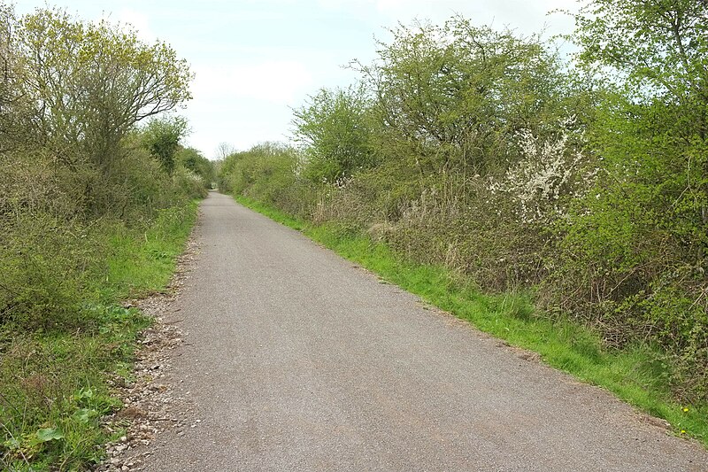 File:Strawberry Line - geograph.org.uk - 5062687.jpg