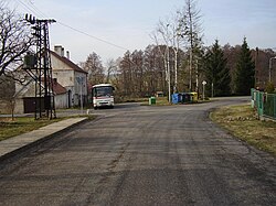 Autobusová točna na konci Stříbrné Lhoty směrem k Rovinám