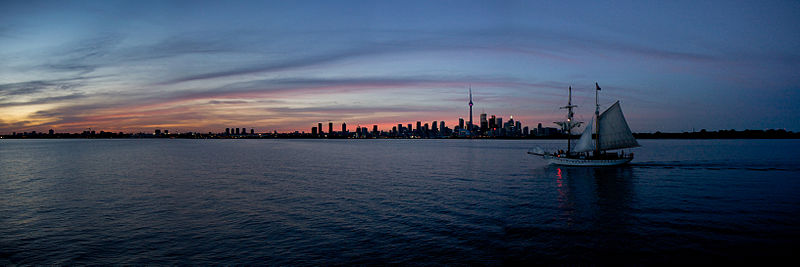 File:Sun sets on Toronto -a.jpg