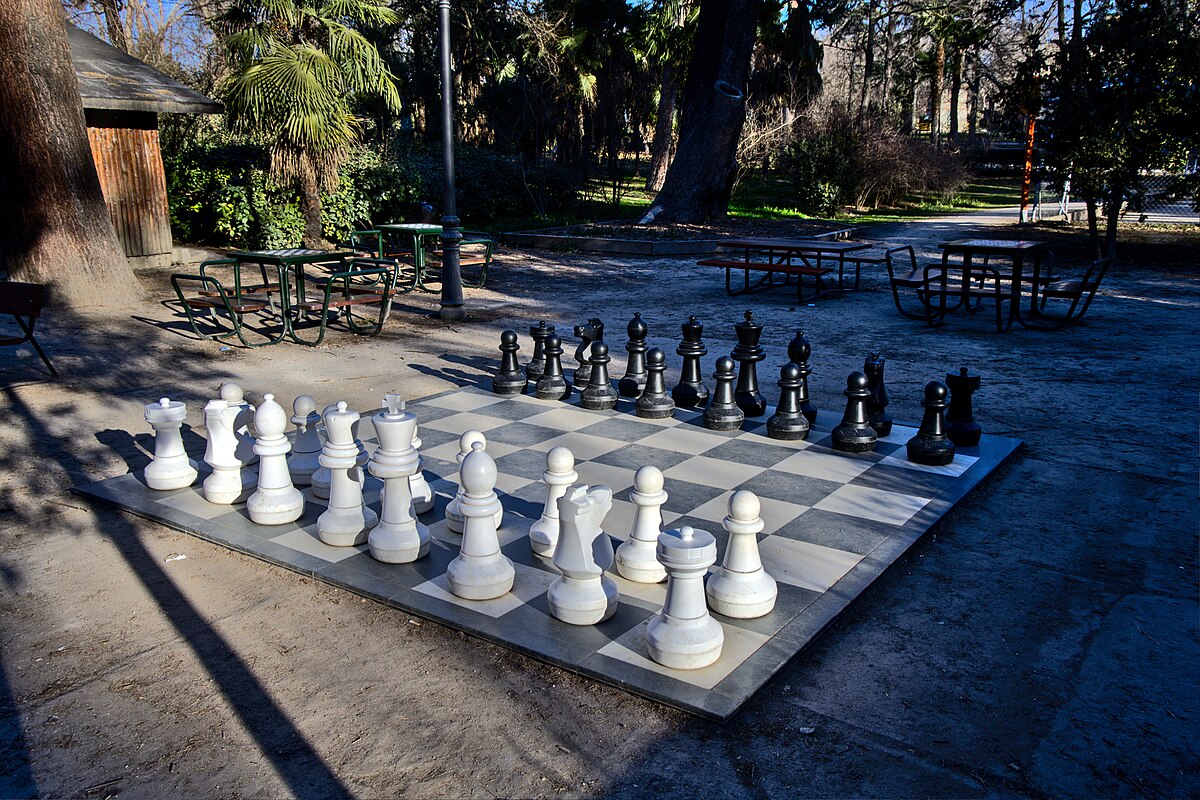 Parque gigante de ajedrez en Madrid - Tiwel