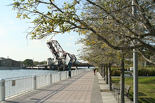 <span class="mw-page-title-main">Tampa Riverwalk</span> Open space and pedestrian trail in Florida