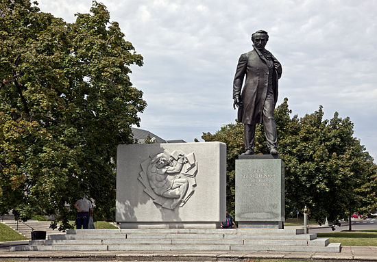 Taras Shevchenko Memorial in Dupont Circle.jpg