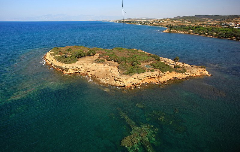 File:Tavşan Adası (Aydın) from the south-2.jpg