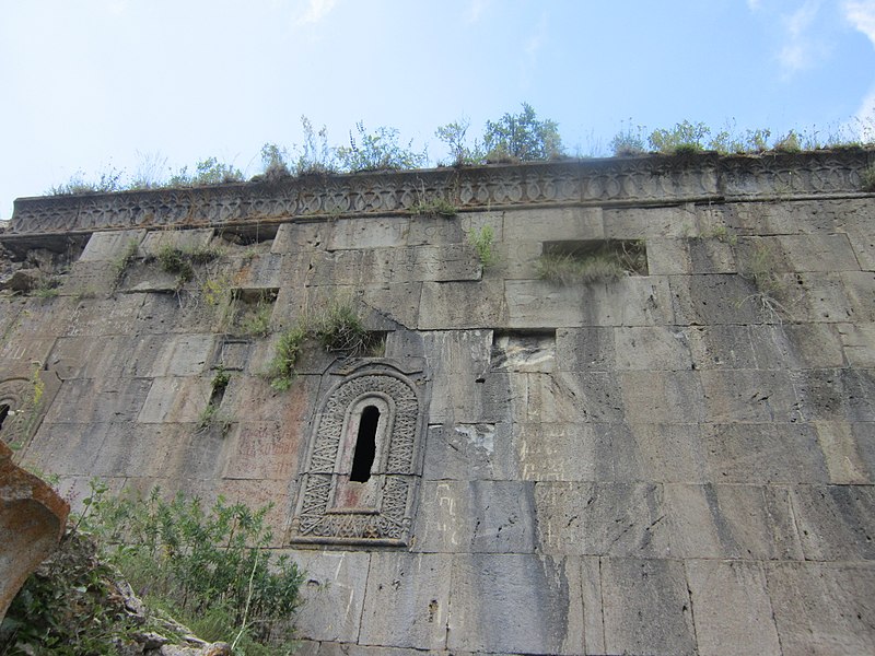 File:Tejaruyk Monastery (63).jpg