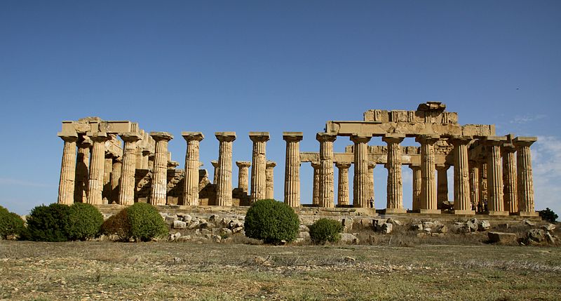 File:Temple E Selinunte914.jpg