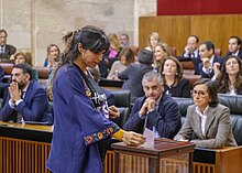 Teresa Rodríguez votando en la constitución del Parlamento de Andalucía en 2018