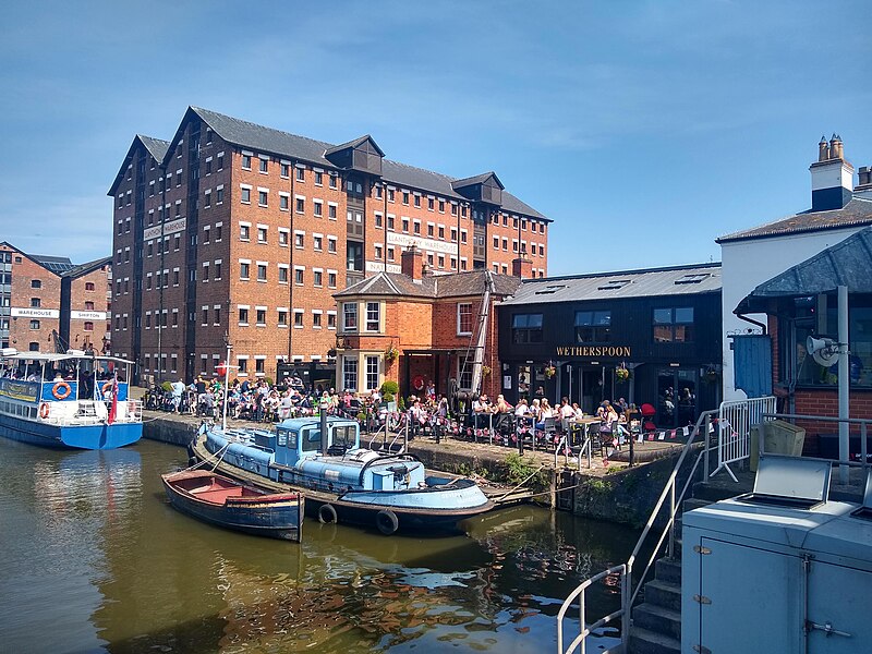 File:The Lord High Constable of England Wetherspoon pub Glos. Docks (2).jpg