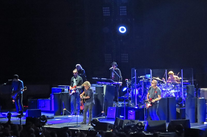 File:The Who @ Allstate Arena, Rosemont IL 5-13-2015 (18102997072).jpg