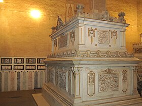 Tomb of Khushiyar Kadin.JPG
