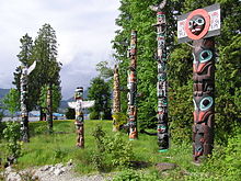 Verschiedene Totempfähle im Stanley Park, Vancouver