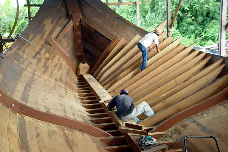 File:Traditional Malay boat building.jpg - Wikimedia Commons