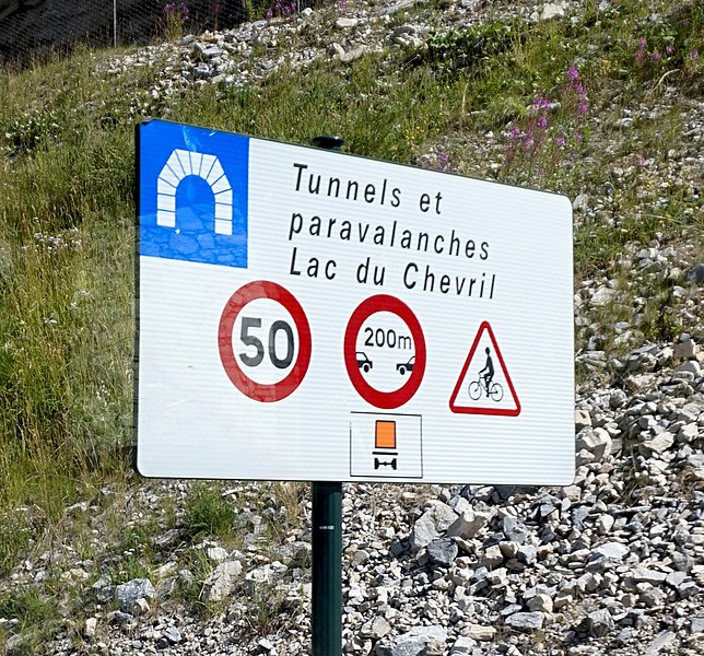 File:Tunnel sign.jpg