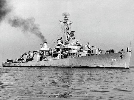 USS_McGowan_(DD-678)