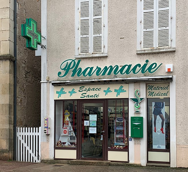 File:Une pharmacie à Coulanges-sur-Yonne (décembre 2020).jpg