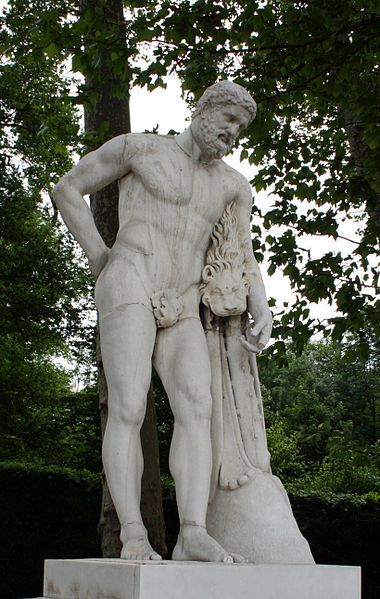 File:Versailles Demi-Lune Hercule Farnese.jpg