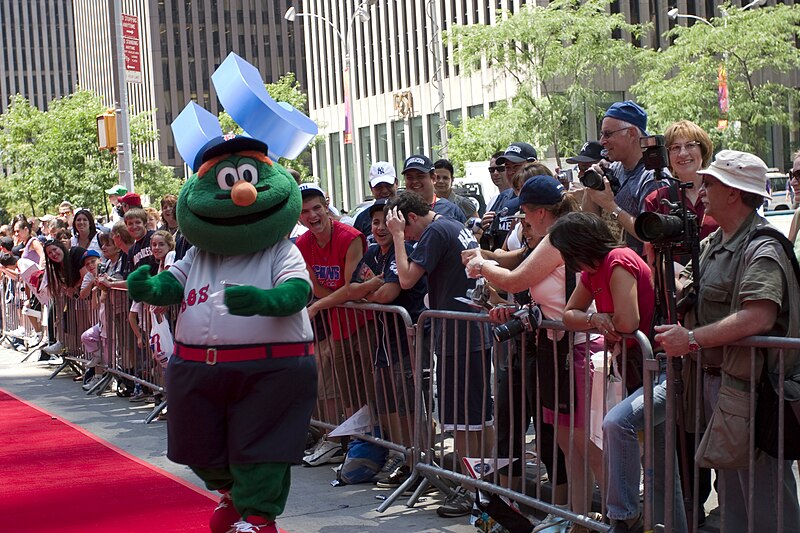 File:Wally the Green Monster - Rubenstein - Crowd.jpg