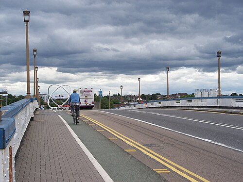 Wandsworth Bridge-kjørebane.JPG