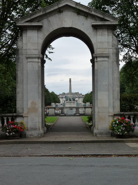 File:War Memorial and Art Gallery - geograph.org.uk - 1436368.jpg