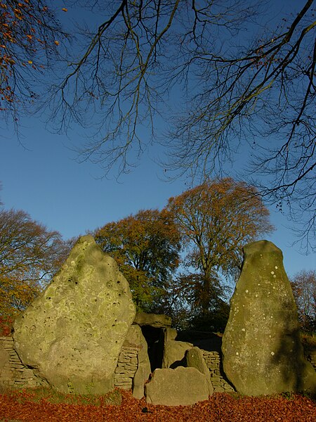 File:Wayland's Smithy Entrance to the Tomb.jpg