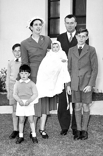 File:Whitlam family.jpg