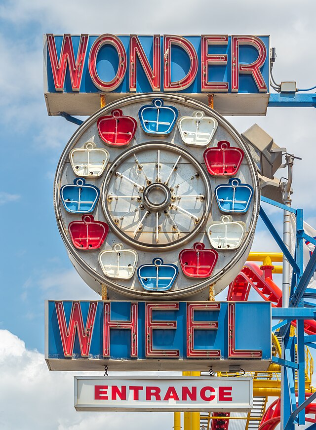 Enseigne lumineuse de la Wonder Wheel, à New York.
 (définition réelle 5 352 × 7 285)