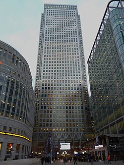 1 Canada Square E14 - geograph.org.uk - 2765229.jpg