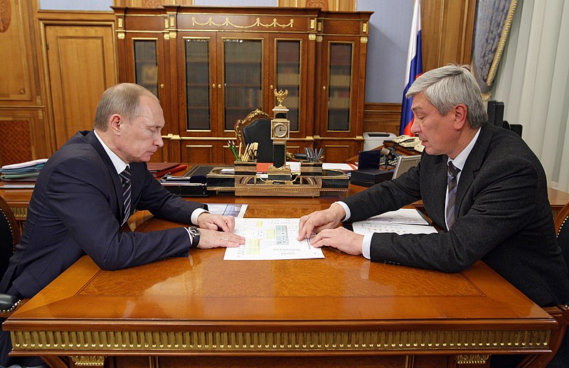 File:2010-11-16 Владимир Путин, Юрий Чиханчин.jpg