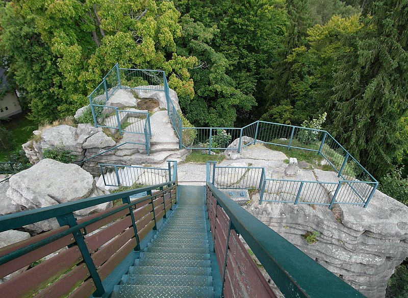 File:20170911525DR Ehrenfriedersdorf Burgruine Greifensteine.jpg