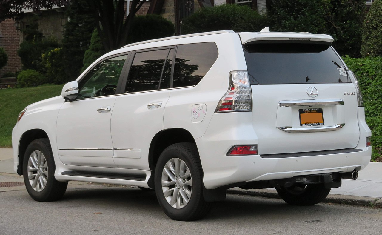 Image of 2017 Lexus GX 460 4.6L rear 6.13.18