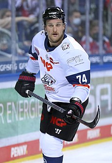 2021-11-28 Eisbären Berlin gegen Nürnberg Es Harimau (Deutsche League-Liga 2021-22) oleh Sandro Halank-065.jpg