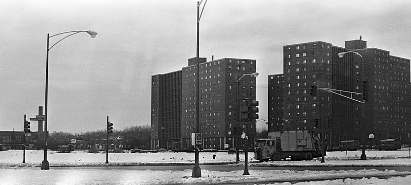 File:20 121278 Ida B. Wells Homes at Oakwood and Cottage Grove.jpg