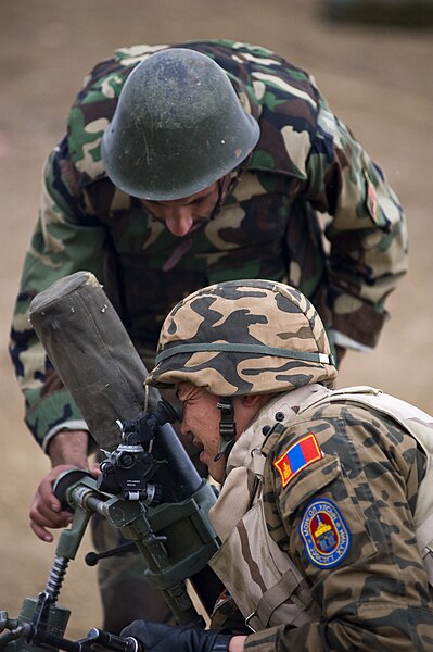 File:82mm mortar (5410586466).jpg