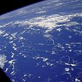 Súostrovie Tuamotu v južnom Tichom oceáne pri pohľade z Apolla 7