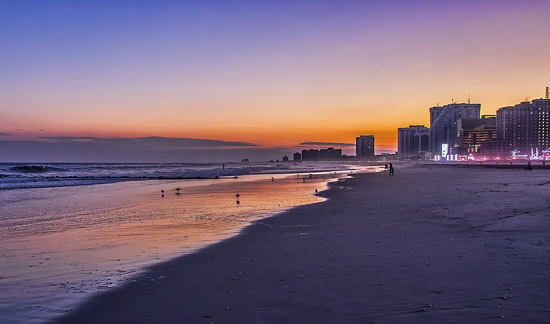 File:A sunset view of the beach in Atlantic City, NJ.jpg