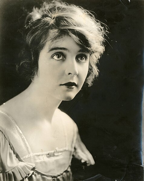 File:Actress Enid Bennett (SAYRE 5041).jpg