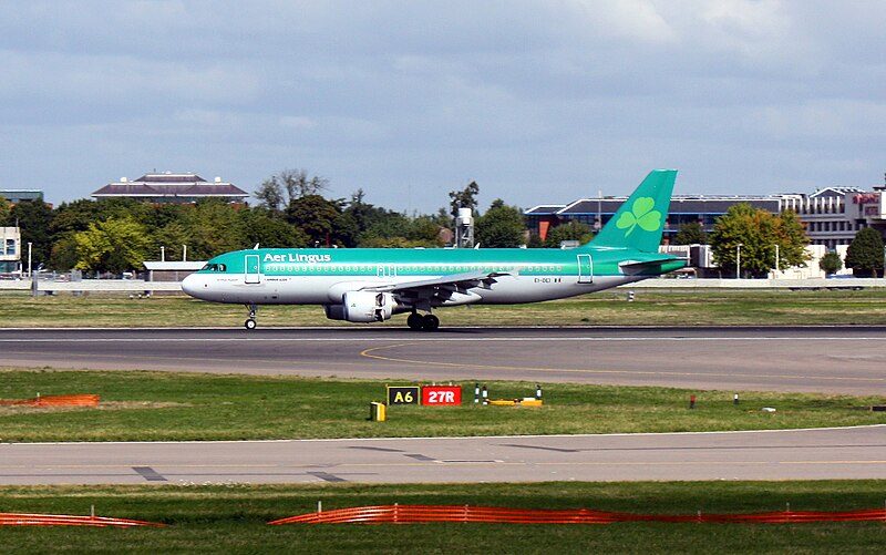 File:Aer Lingus A320 (EI-DEI) @ LHR, Aug 2010.jpg