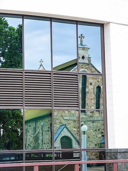 File:All Saints Anglican Church reflected in the Suncorp Building Ann St Brisbane P1110288.jpg