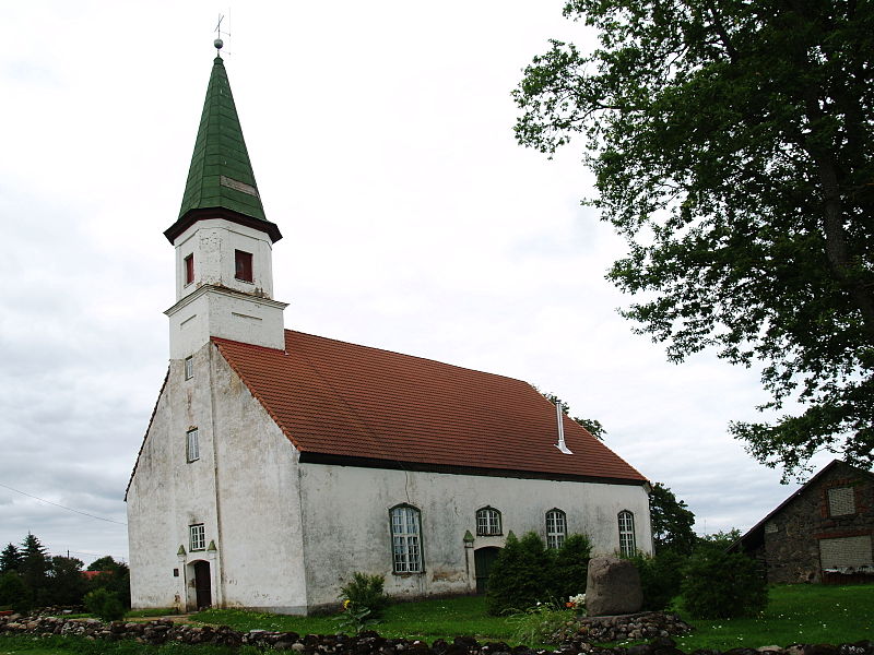 File:Aloja luteri kirik.JPG