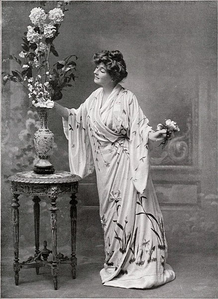 File:Amélie Diéterle (1871-1941) (L).jpg