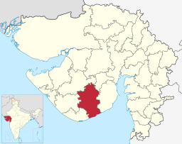 Distriktet och Gujarats placering i Indien
