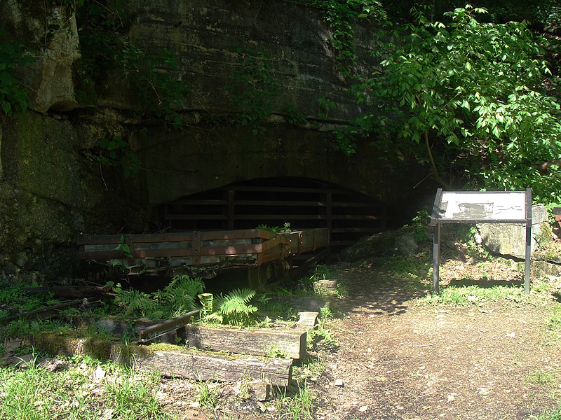 File:An old mine car sits in front of the Kaymoor Mine. (bf3d6e21-2818-4e2e-a742-0f5ac63ce771).JPG