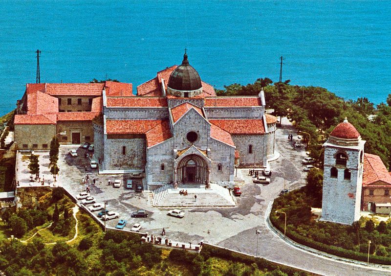 File:Ancona - Duomo di San Ciriaco - veduta aerea.jpg