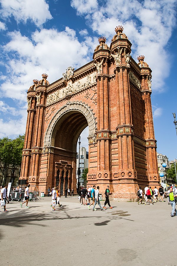 Image: Arc de Triomf, domingo de Ramos