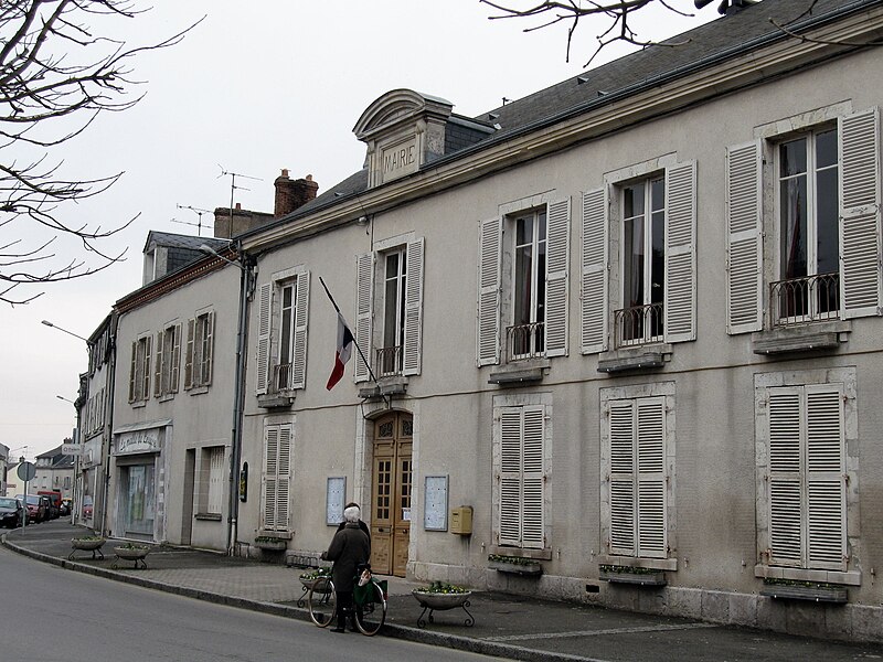 File:Artenay mairie 1.jpg