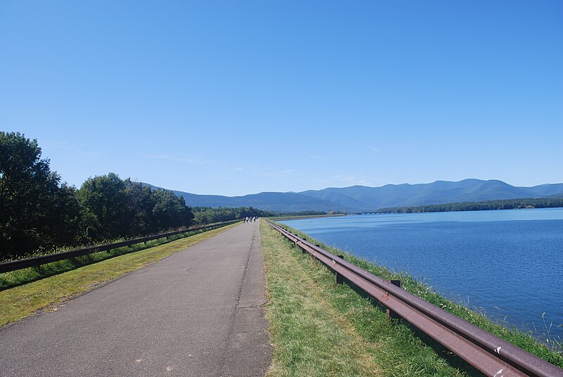 File:Ashokan Reservoir from Monument Road 6.JPG