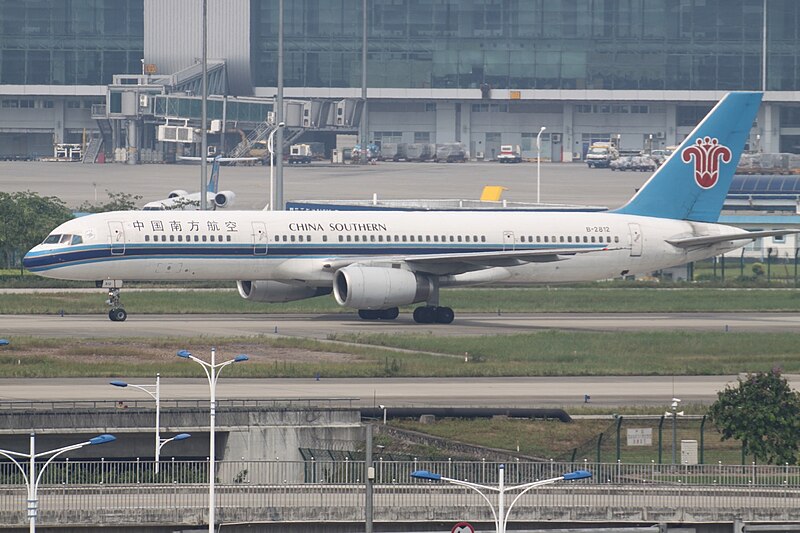 File:B-2812 Boeing 757 China Southern (7342578694).jpg
