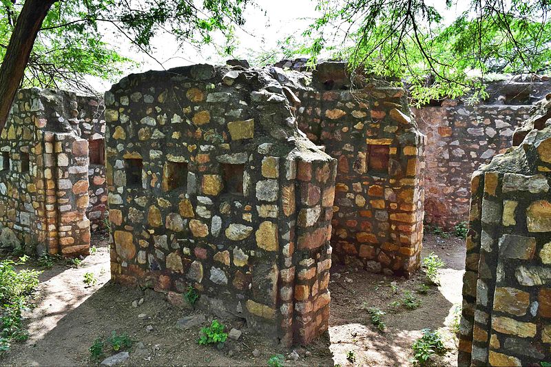 File:Balban Khan's Tomb 007.jpg