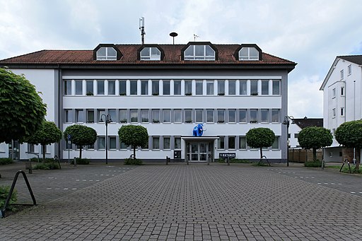 Balve - Widukindplatz + Rathaus 01 ies