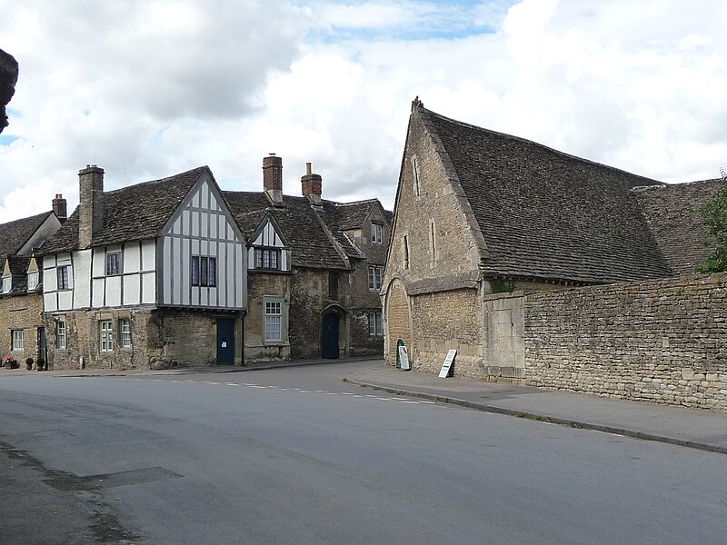 File:Barn in Lacock 05.jpg