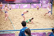 Deutsch: Beachhandball bei den Olympischen Jugendspielen 2018; Tag 6, 12. Oktober 2018; Mädchen, Hauptrundenspiel – Ungarn-Niederlande 2:1 English: Beach handball at the 2018 Summer Youth Olympics at 12 October 2018 – Girls Main Round – Hungary-Netherlands 2:1